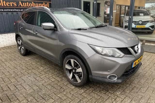 Nissan Qashqai (2015) thumbnail 3