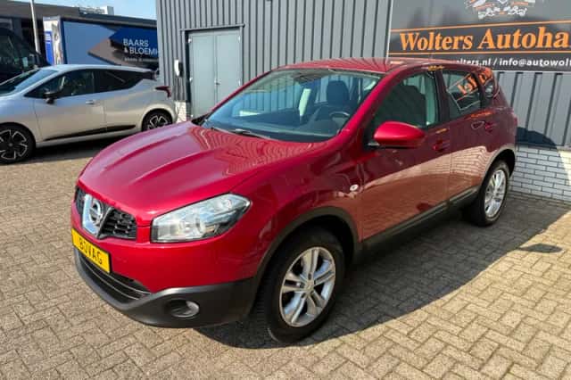 Nissan Qashqai (2012) thumbnail 4