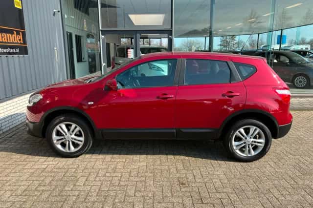 Nissan Qashqai (2012) thumbnail 5