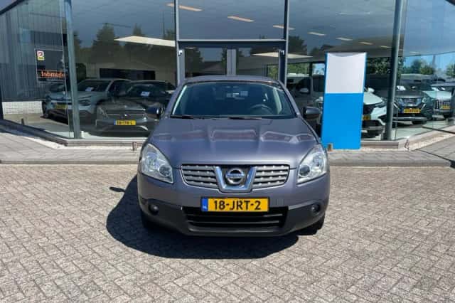 Nissan Qashqai (2009) thumbnail 3