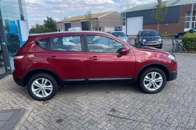 Nissan Qashqai (2012) thumbnail 5
