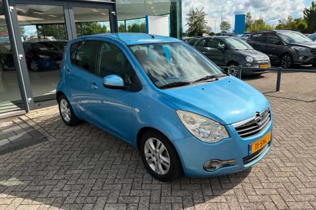 Opel Agila (2011) thumbnail 4