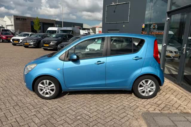 Opel Agila (2011) thumbnail 6