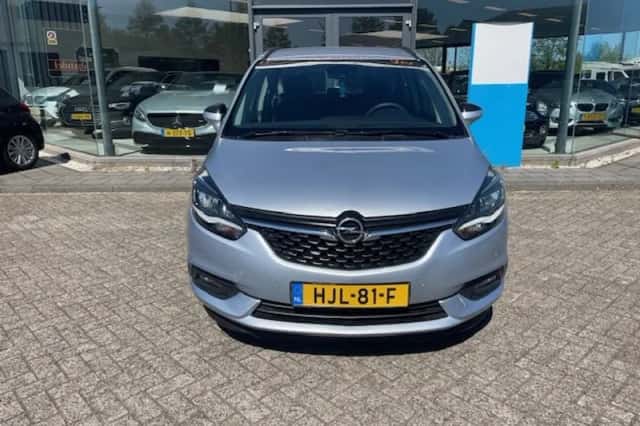 Opel Zafira (2017) thumbnail 3