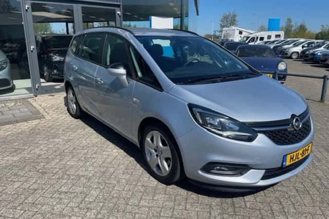 Opel Zafira (2017) thumbnail 4