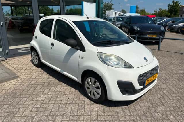 Peugeot 107 (2012) thumbnail 3
