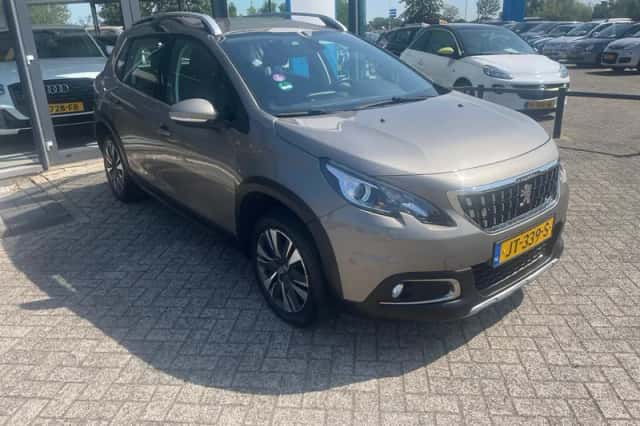 Peugeot 2008 (2016) thumbnail 4