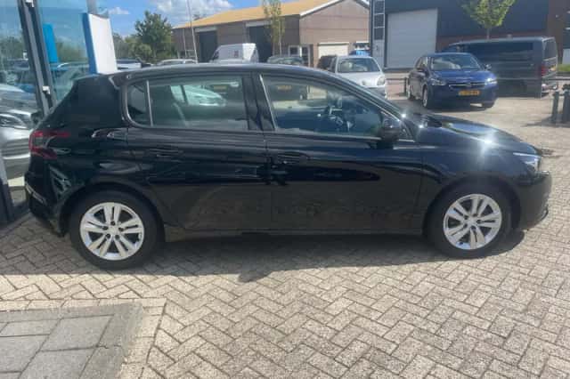 Peugeot 308 (2021) thumbnail 5