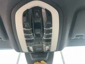 Porsche Macan (2018) thumbnail 18
