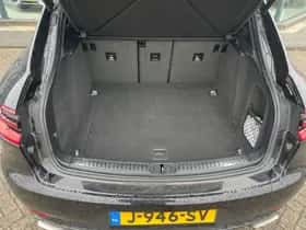 Porsche Macan (2018) thumbnail 34