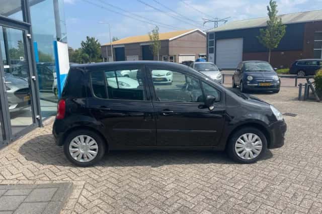 Renault Modus (2011) thumbnail 5