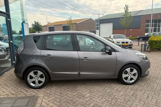 Renault Scénic (2013) thumbnail 5