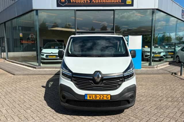 Renault Trafic (2019) thumbnail 3