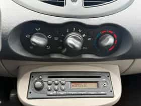 Renault Twingo (2009) thumbnail 12