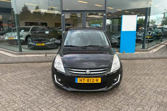 Suzuki Swift (2016) thumbnail 2