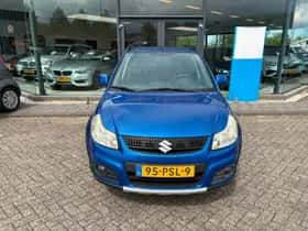 Suzuki SX4 (2011) thumbnail 2