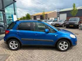 Suzuki SX4 (2011) thumbnail 4