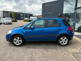 Suzuki SX4 (2011) thumbnail 5