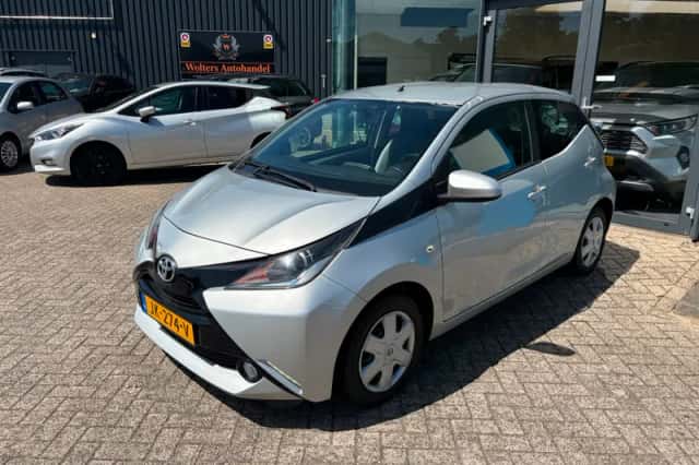 Toyota Aygo (2016) thumbnail 3