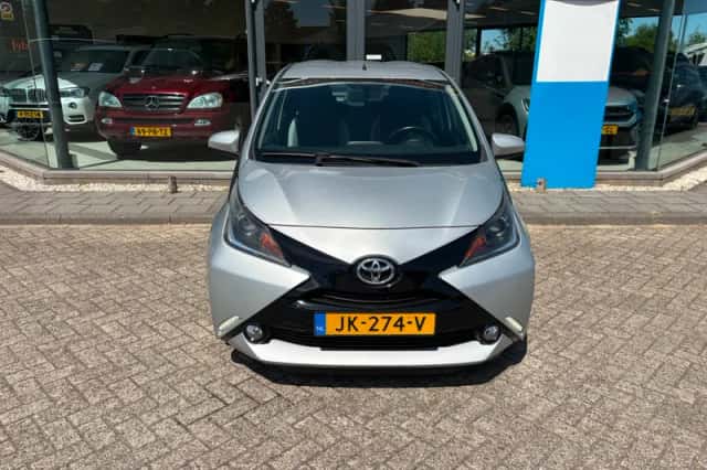 Toyota Aygo (2016) thumbnail 4
