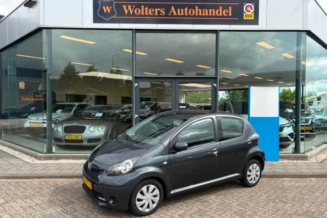 Toyota Aygo (2012) thumbnail 1