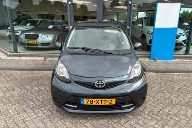 Toyota Aygo (2012) thumbnail 3