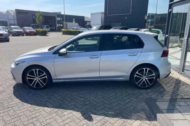 Volkswagen Golf (2020) thumbnail 6