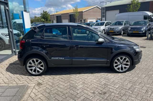 Volkswagen Polo (2014) thumbnail 5