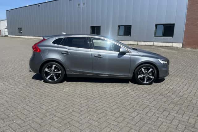 Volvo V40 (2019) thumbnail 4