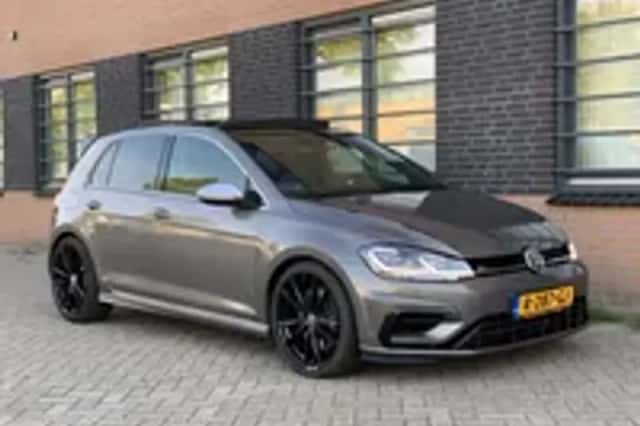 Volkswagen Golf (2016) thumbnail 3