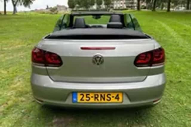 Volkswagen Golf (2011) thumbnail 2