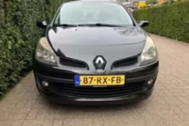 Renault Clio (2006) thumbnail 2