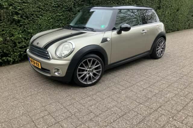 MINI Cooper (2007) thumbnail 1