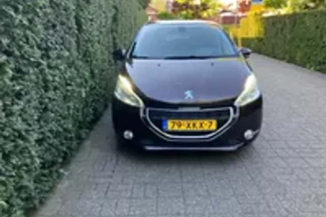 Peugeot 208 (2012) thumbnail 3