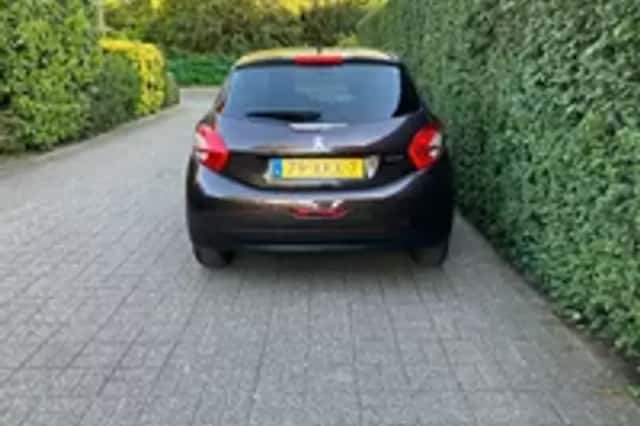 Peugeot 208 (2012) thumbnail 5