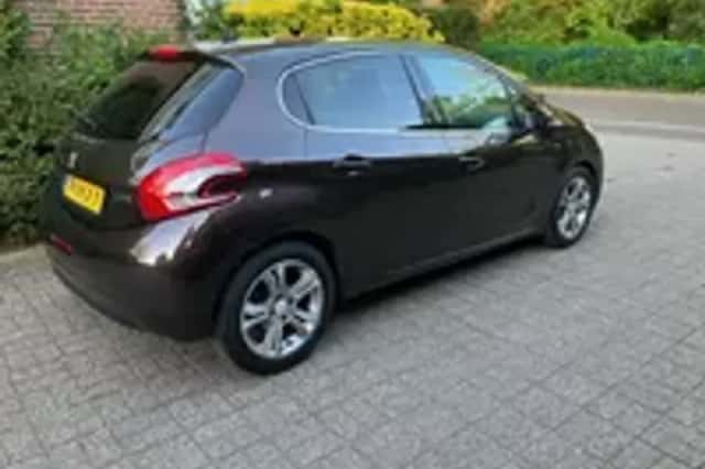 Peugeot 208 (2012) thumbnail 6