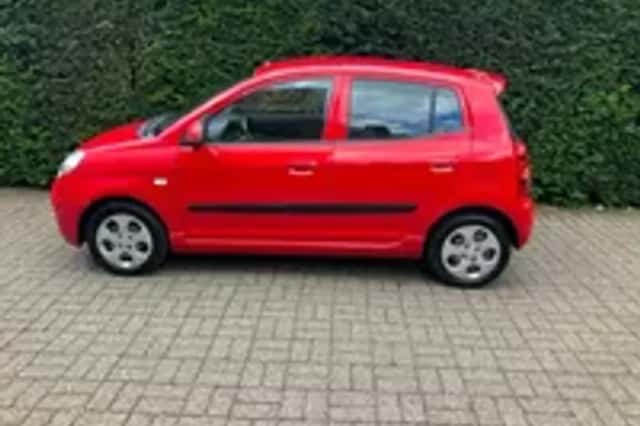 Kia Picanto (2010) thumbnail 2