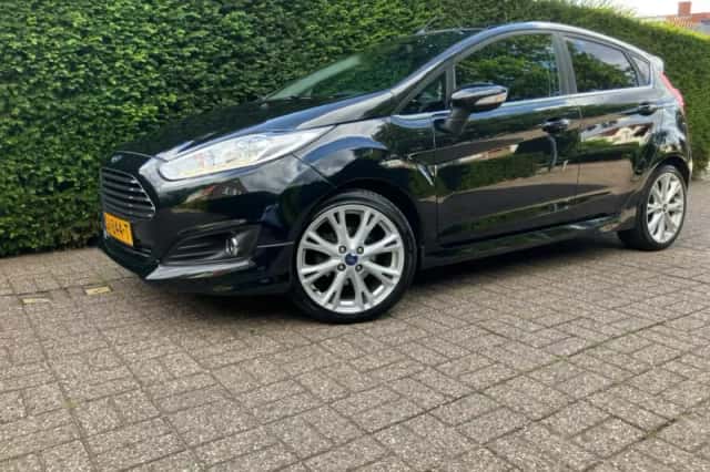 Ford Fiesta (2015) thumbnail 1