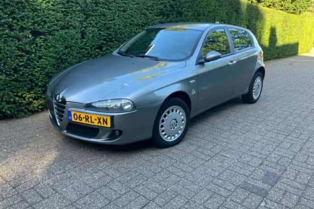 Alfa Romeo 147 (2005) thumbnail 1