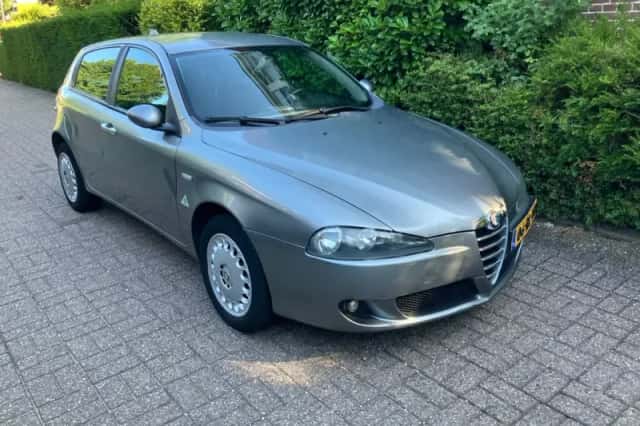 Alfa Romeo 147 (2005) thumbnail 2