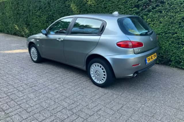 Alfa Romeo 147 (2005) thumbnail 4