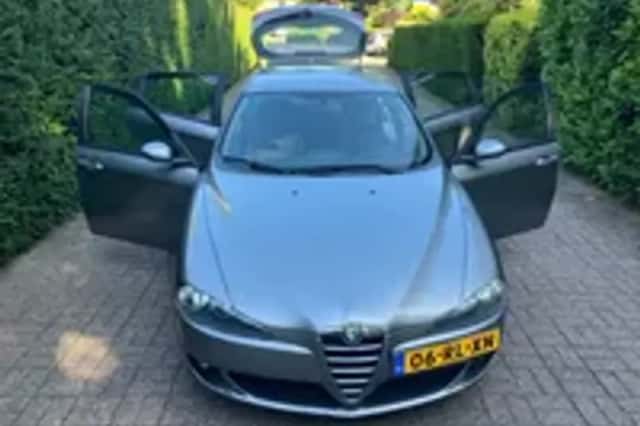 Alfa Romeo 147 (2005) thumbnail 5