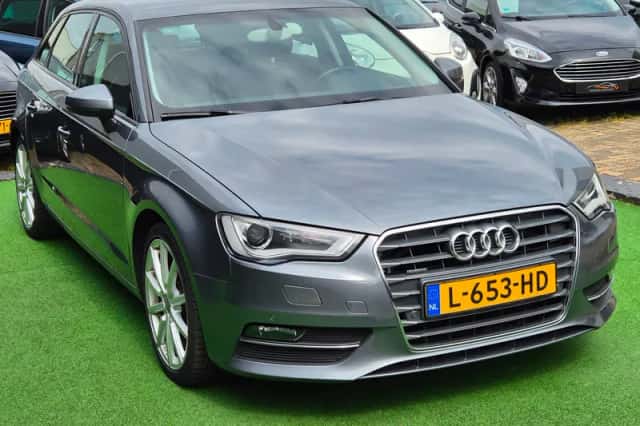 Audi A3 (2014) thumbnail 2