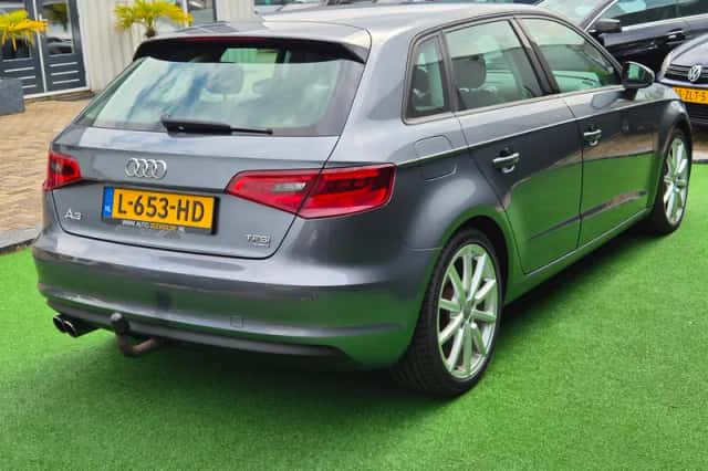 Audi A3 (2014) thumbnail 3