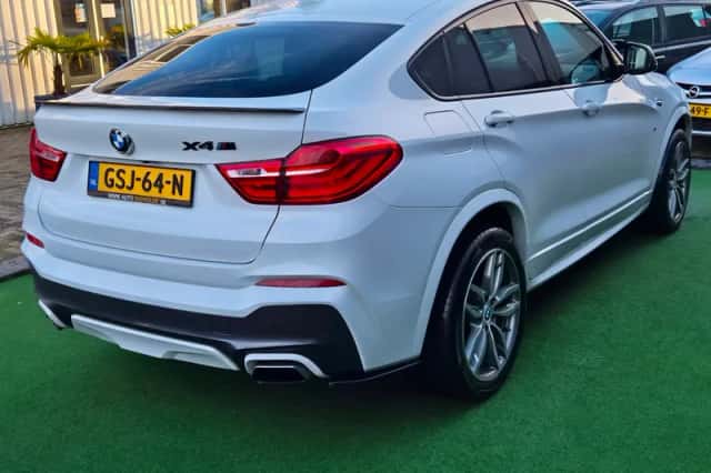 BMW X4 (2015) thumbnail 3