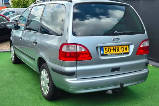Ford Galaxy (2004) thumbnail 4