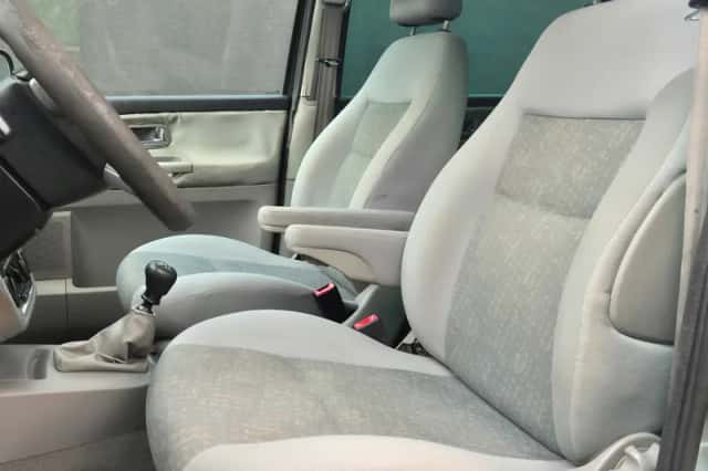 Ford Galaxy (2004) thumbnail 6