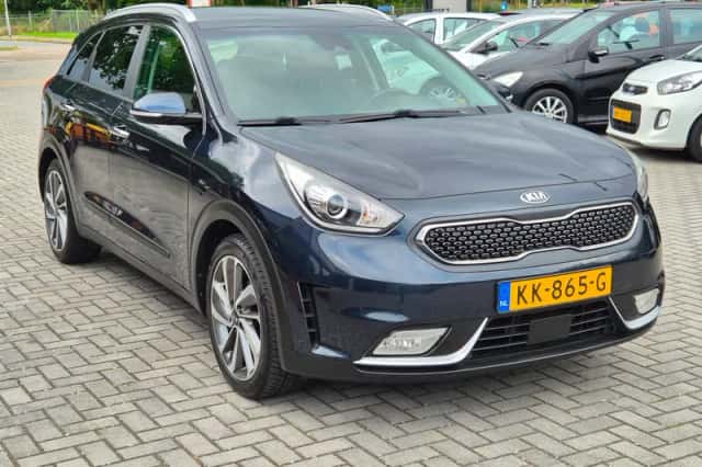 Kia Niro (2016) thumbnail 2