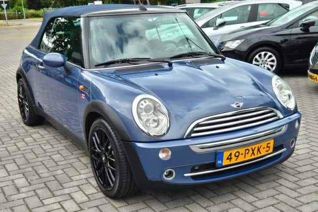 MINI Cabrio (2004) thumbnail 3