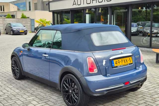 MINI Cabrio (2004) thumbnail 5